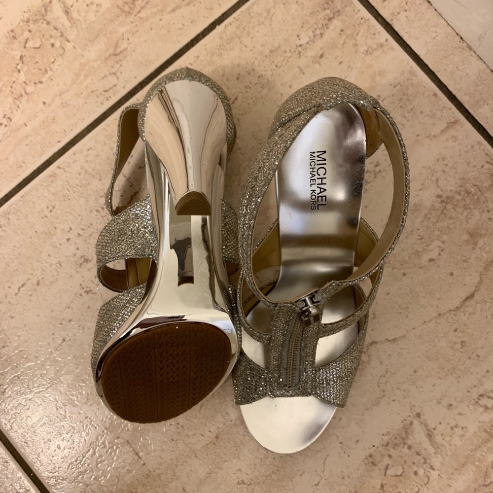 Heels - Picture 4 of 4